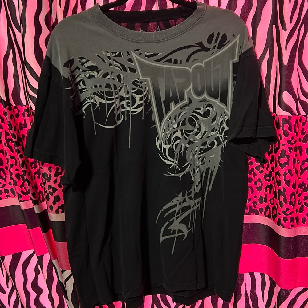 Men’s tapout shirt